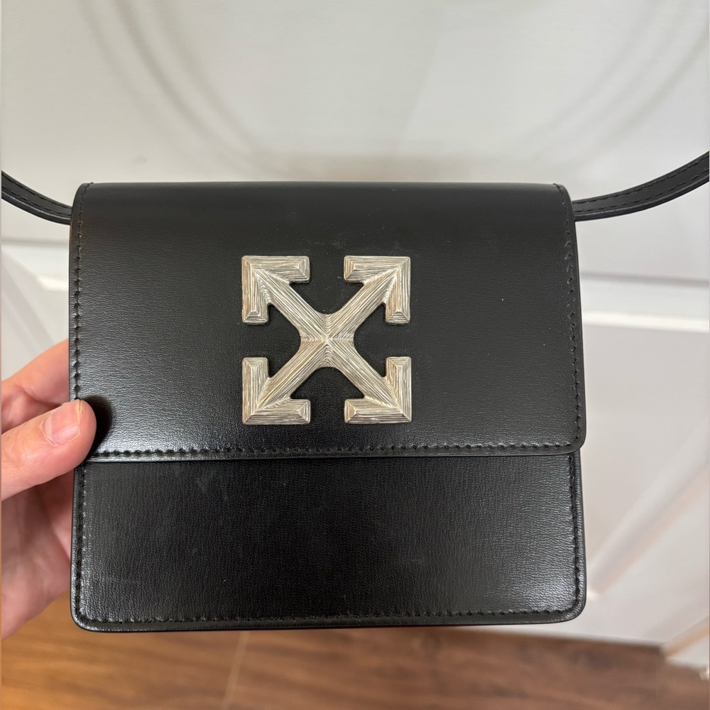 Off-White Jitney 0.7 bag. Like new with original packaging!!